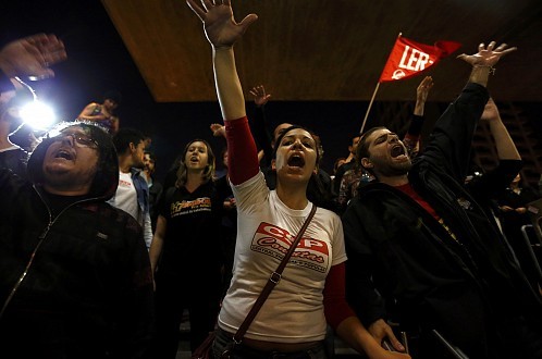 Тысячи протестующих вышли на улицы Сан-Паулу  - ảnh 1